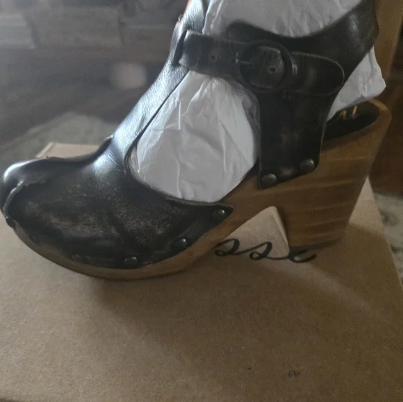 Matisse Clog Black Shoes - Picture 2 of 4